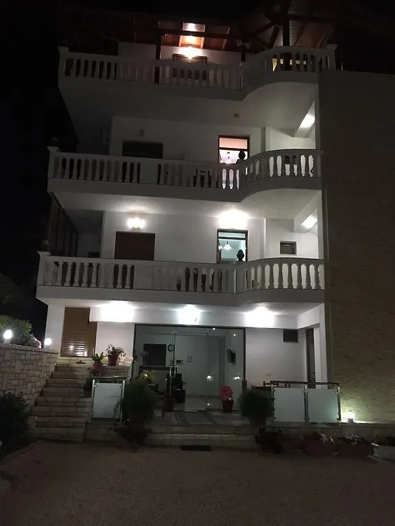 Villa Ideal Ksamil Pensión
